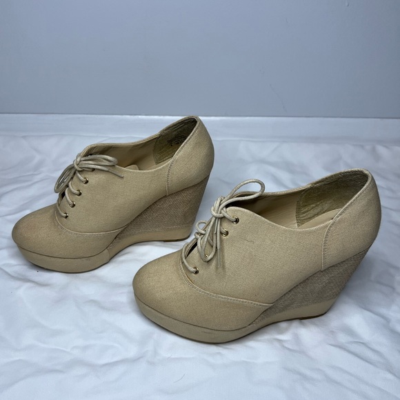 Call It Spring Wedges size 8 - Picture 3 of 4